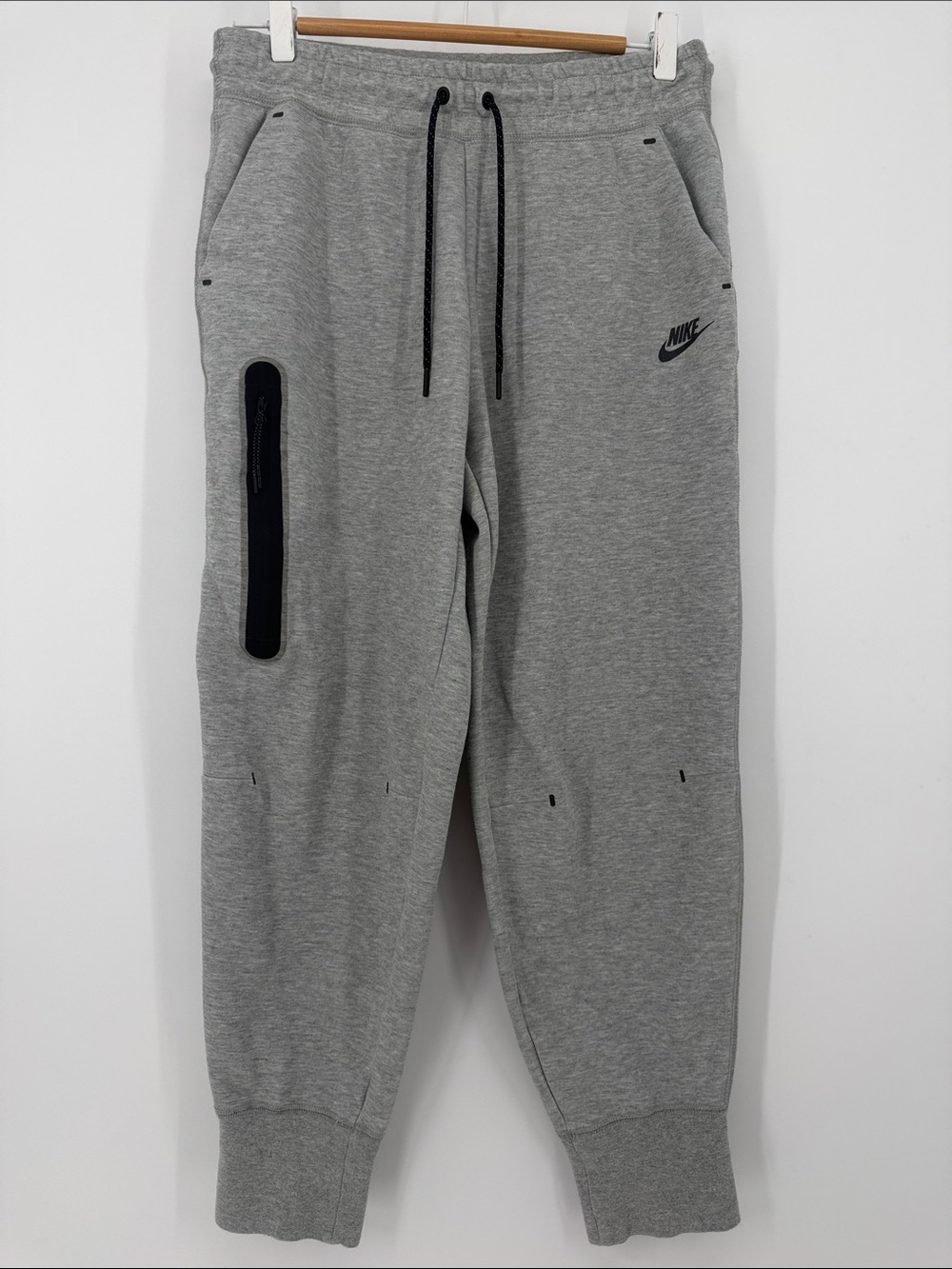 Nike Tech Fleece Jogger Pants Women’s Medium Gray Black Zip Pocket Slim